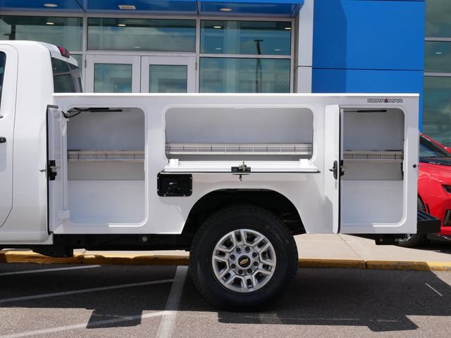 New 2026 Summit White Chevrolet WT image 6
