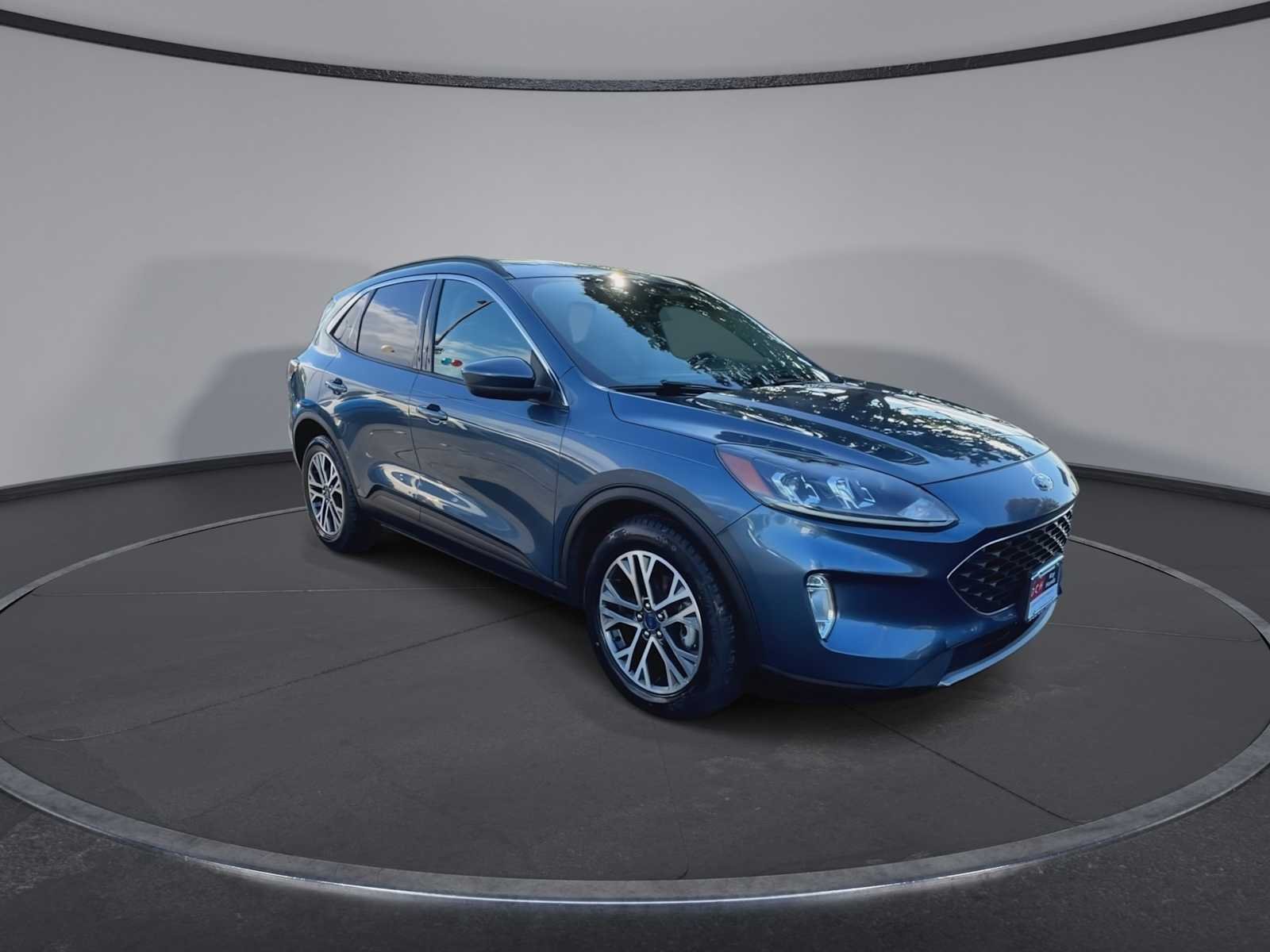 Used 2020 Blue Metallic Ford SEL image 2