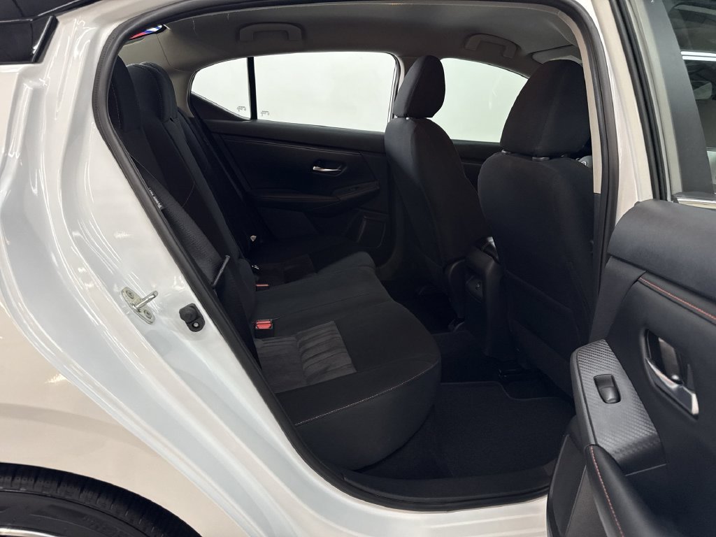 Used 2025 Aspen White Nissan SR image 16