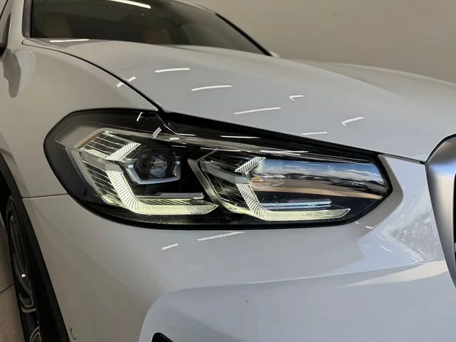 Used 2024 Alpine White BMW sDrive30i image 34