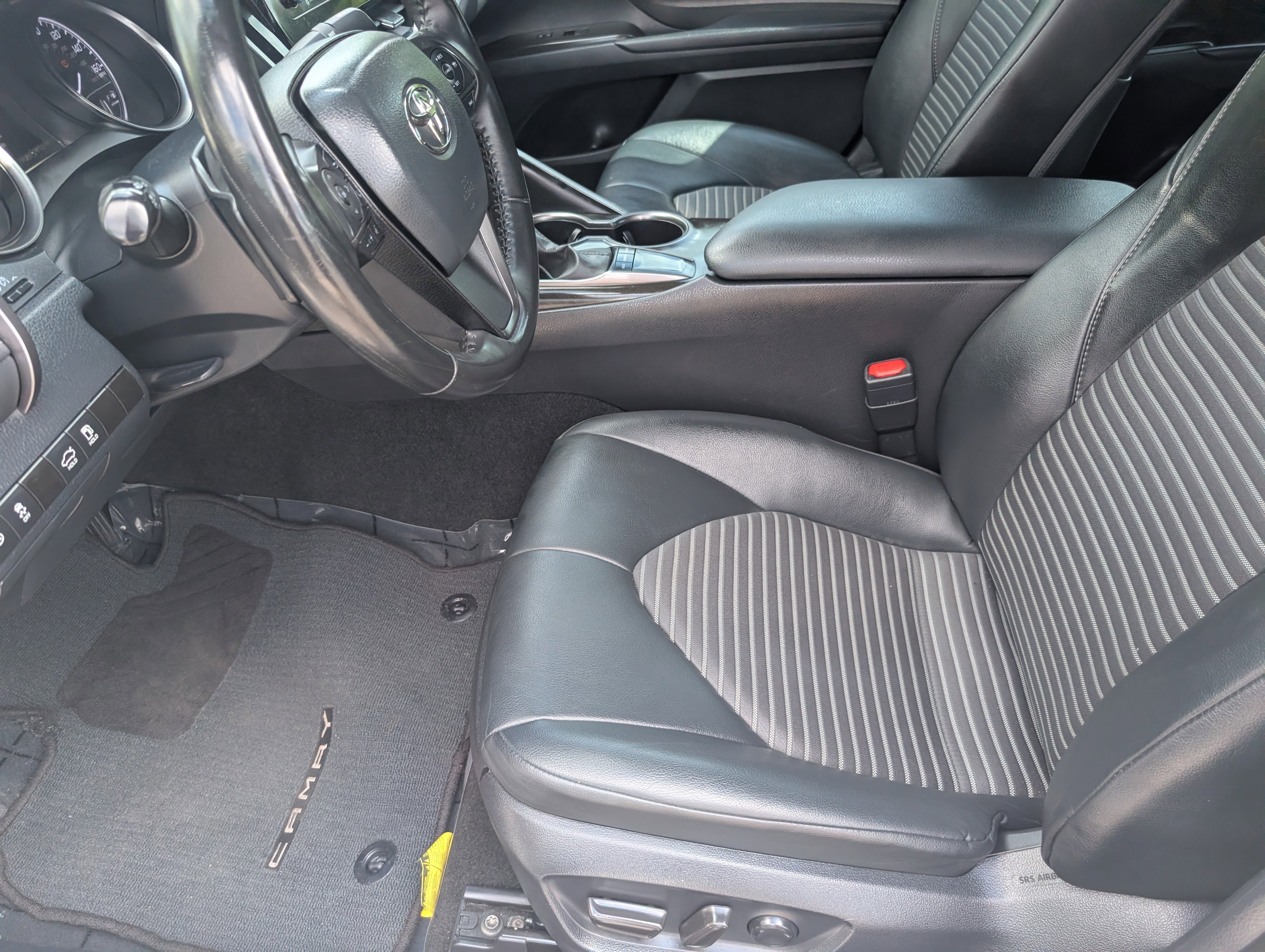 Used 2024 Ice Toyota SE image 10