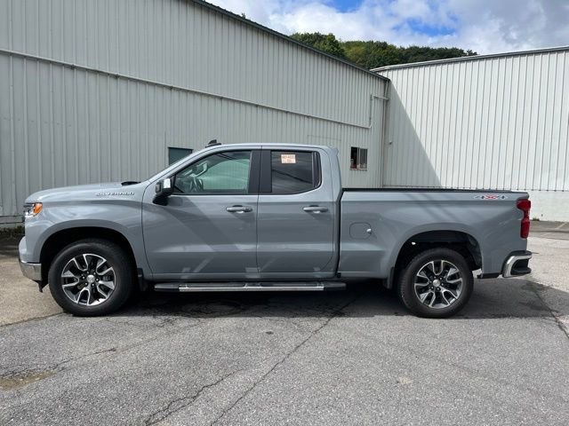 Used 2024 Gray Chevrolet LT image 9
