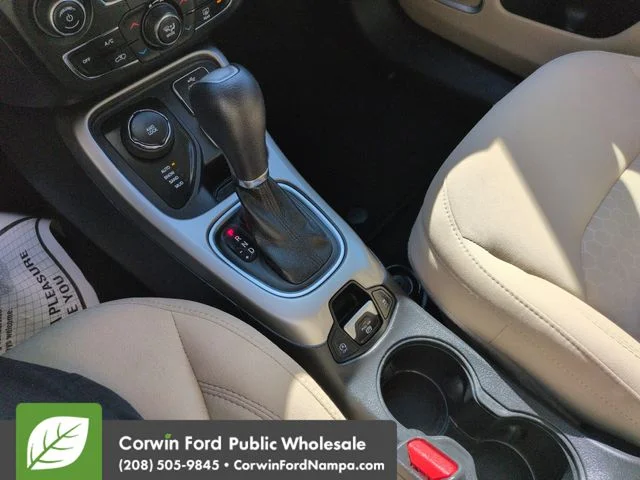 Used 2018 Billet Silver Metallic Clearcoat Jeep  image 18