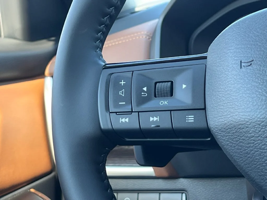 New 2026 White Nissan Platinum image 11