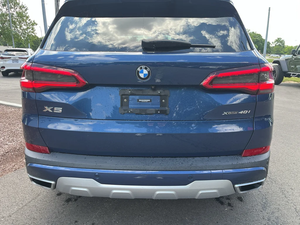 Used 2019 Phytonic Blue Metallic BMW xDrive40i image 5