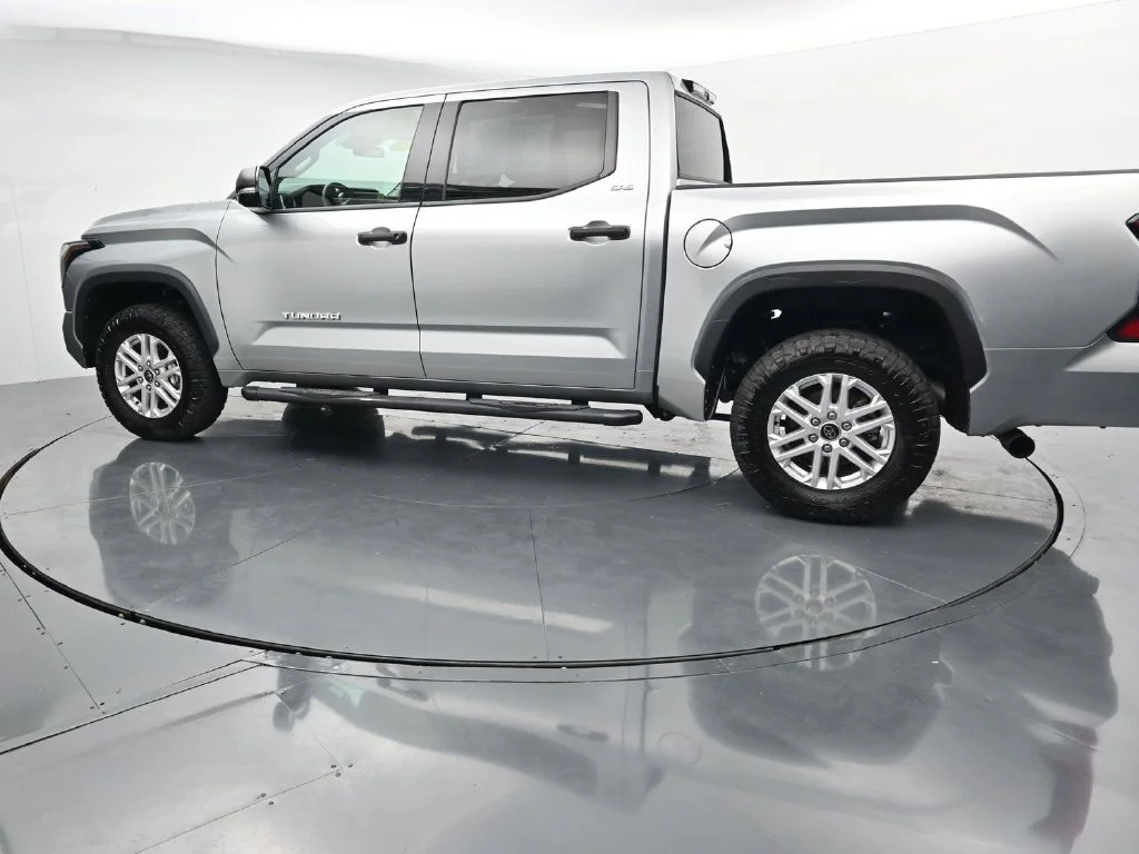 Used 2022 Silver Toyota SR5 image 4