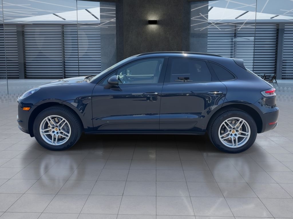 Used 2021  Porsche Base image 5