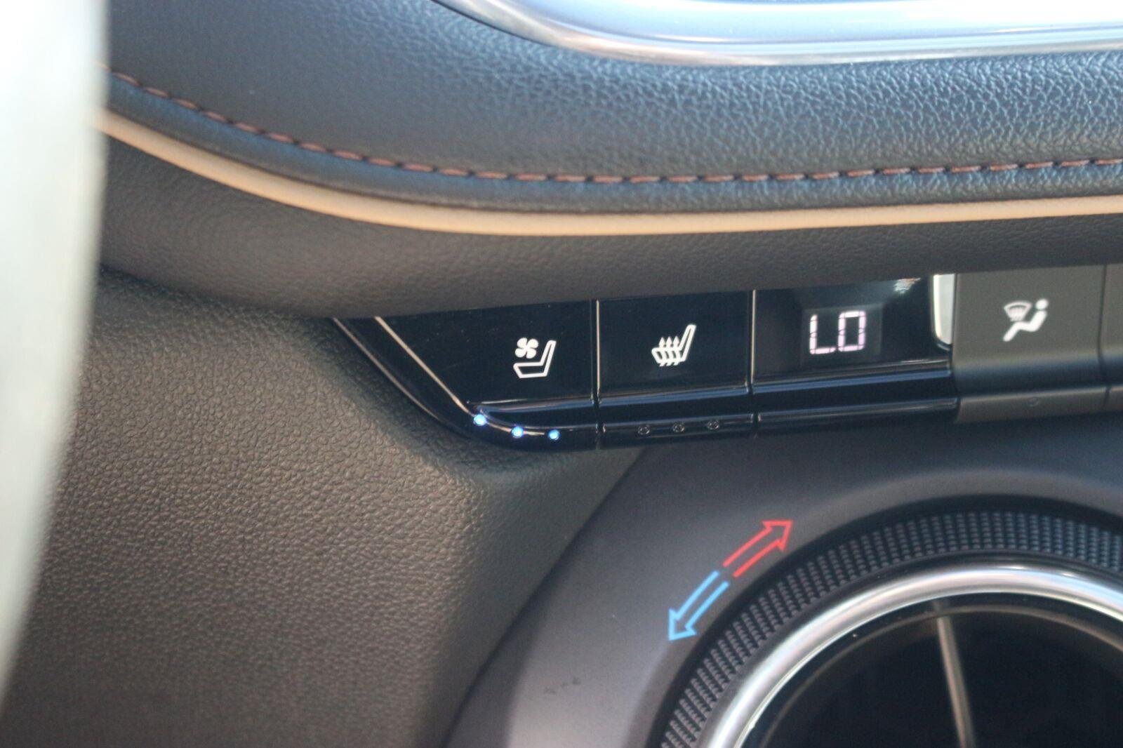 Used 2020 BLACK Chevrolet Premier image 29