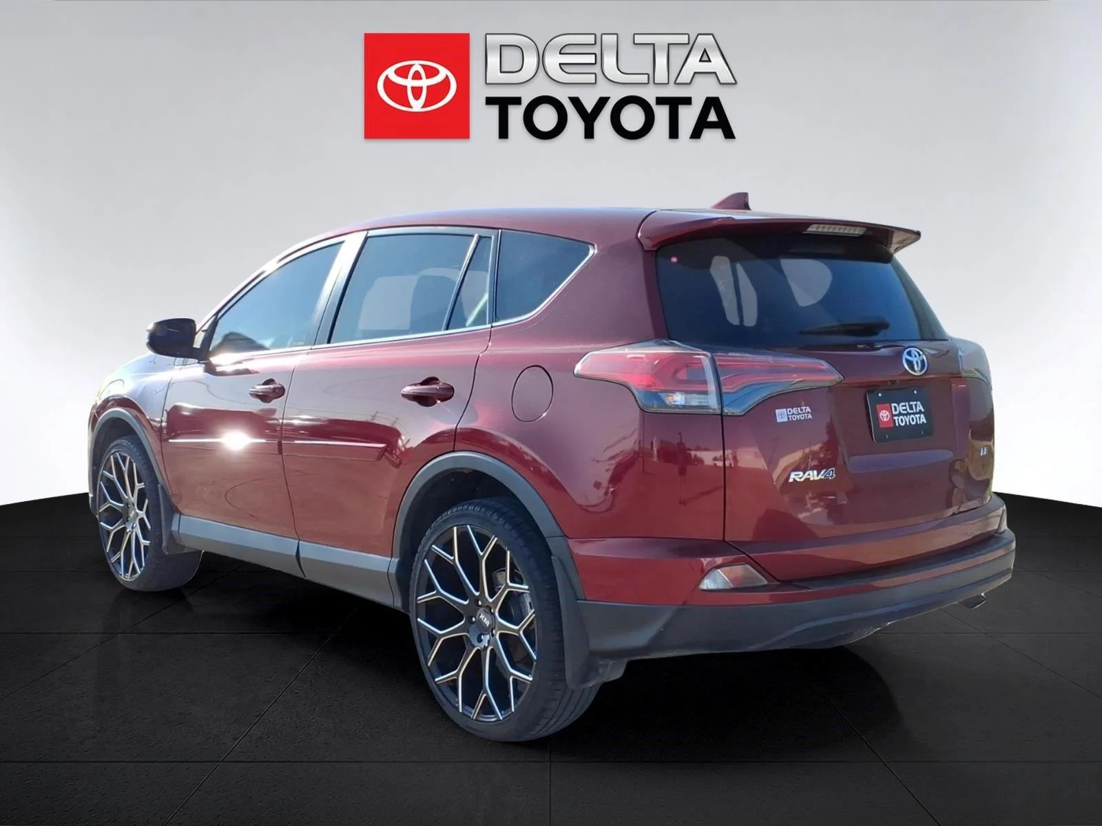 Used 2018 Ruby Flare Pearl Toyota LE image 3