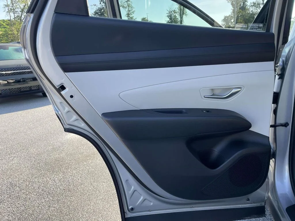 Used 2025 Shimmering Silver Hyundai Blue image 2