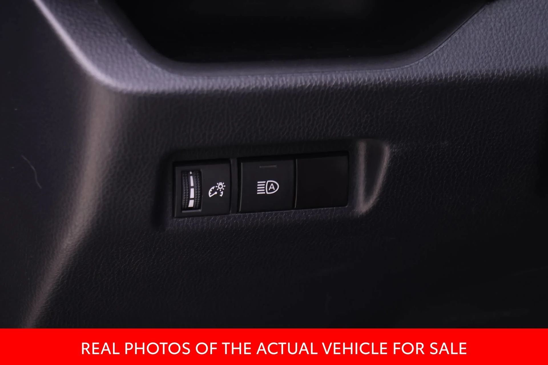 2023 Toyota RAV4 LE - Photo 16