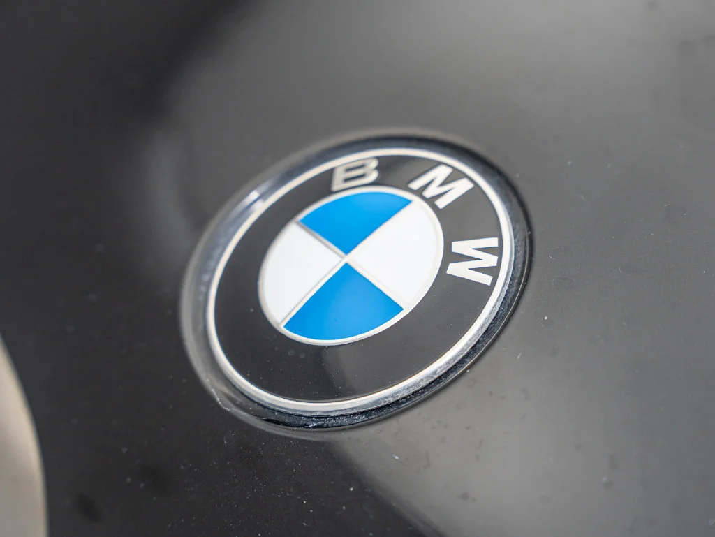 Used 2020 Black Sapphire Metallic BMW M50i image 3