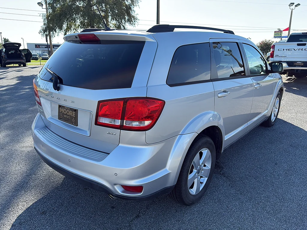 Used 2012 Bright Silver Metallic Clear Coat Dodge  image 5