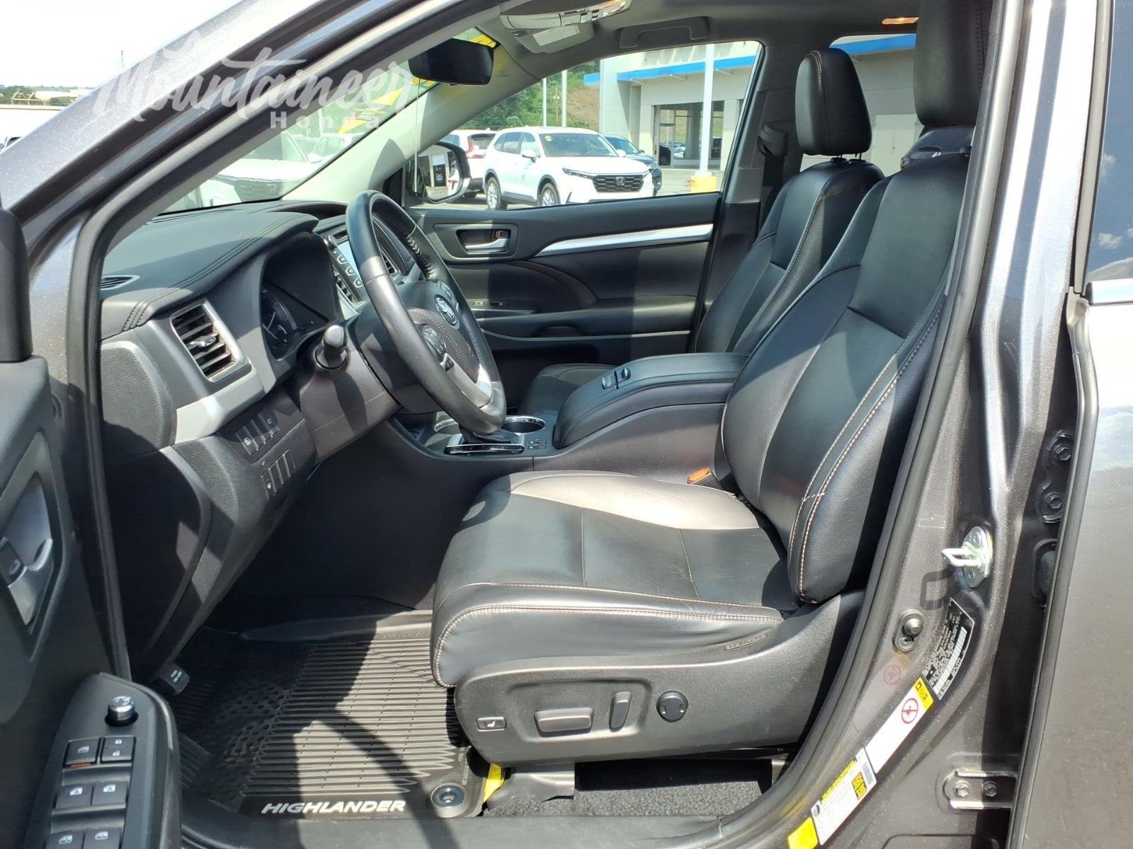 Used 2019 Predawn Gray Mica Toyota XLE image 14
