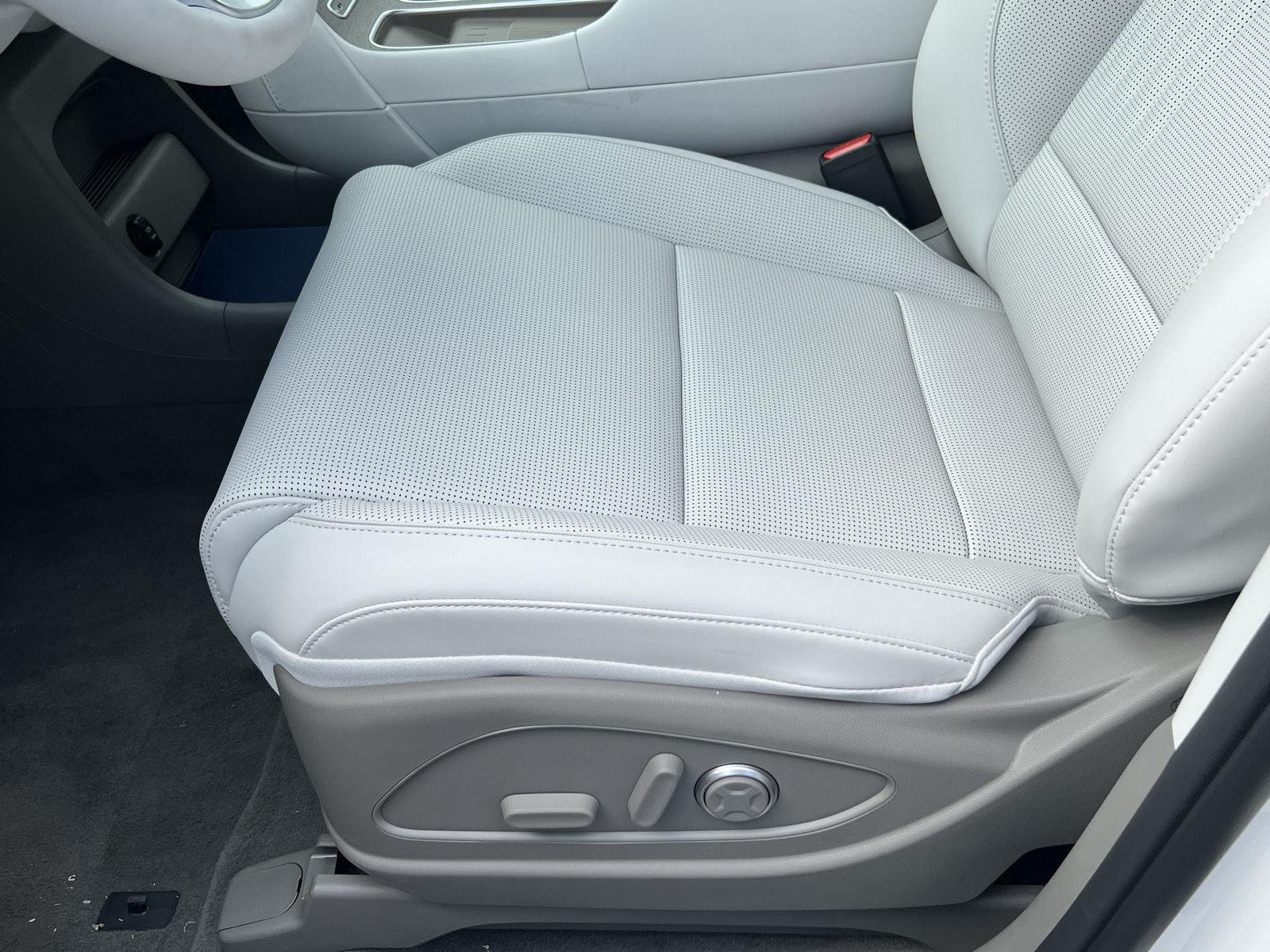 New 2026 Creamy White Pearl Hyundai SEL Premium 8P image 30