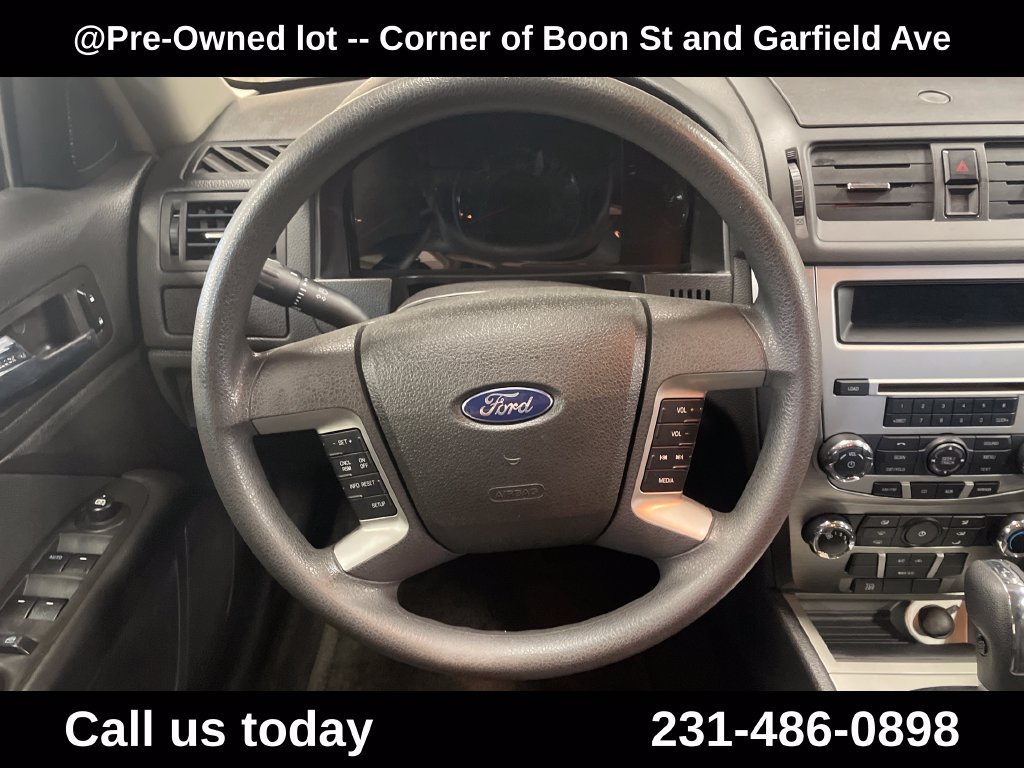 Used 2012 Gray Ford SE image 19