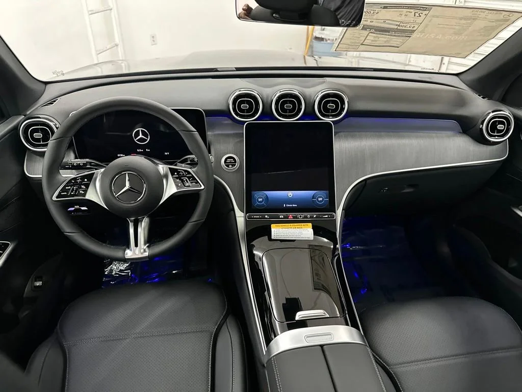 New 2026 Black Mercedes-Benz GLC 300 image 23
