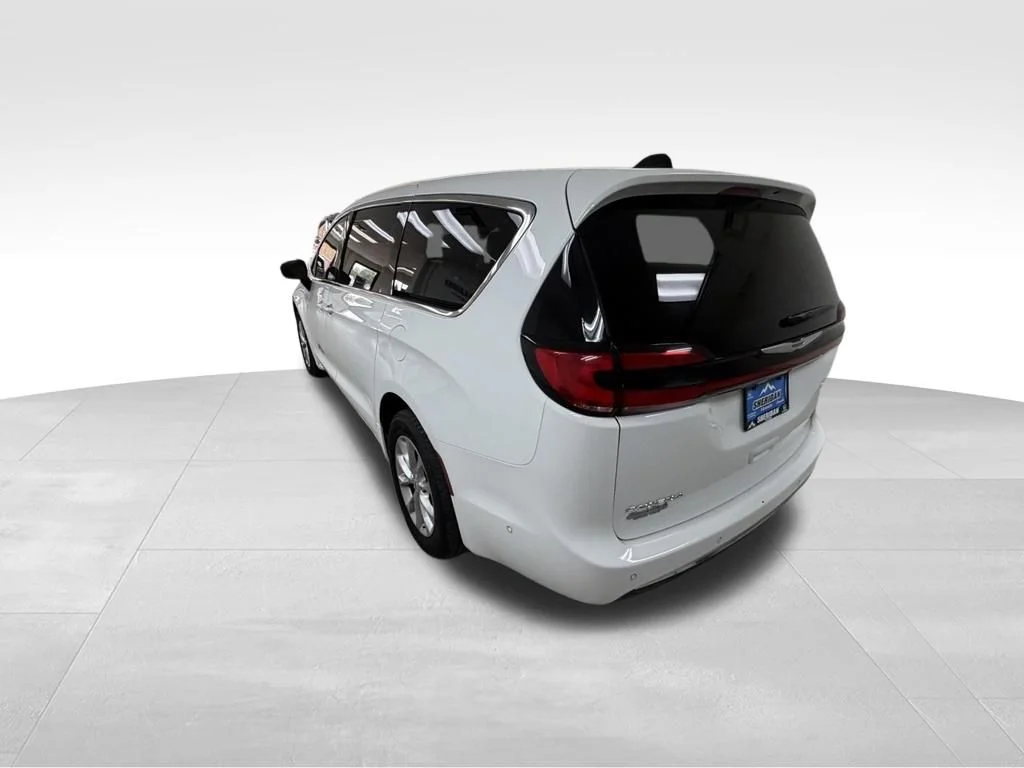 2024 Chrysler Pacifica Touring L - Photo 9