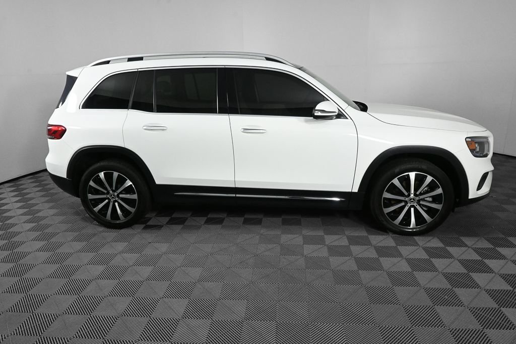 Used 2021  Mercedes-Benz GLB 250 image 26