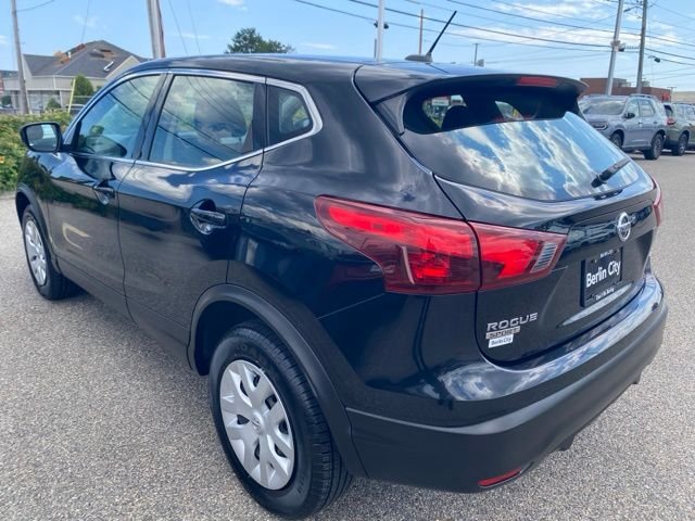 Used 2019 Magnetic Black Pearl Nissan S image 9
