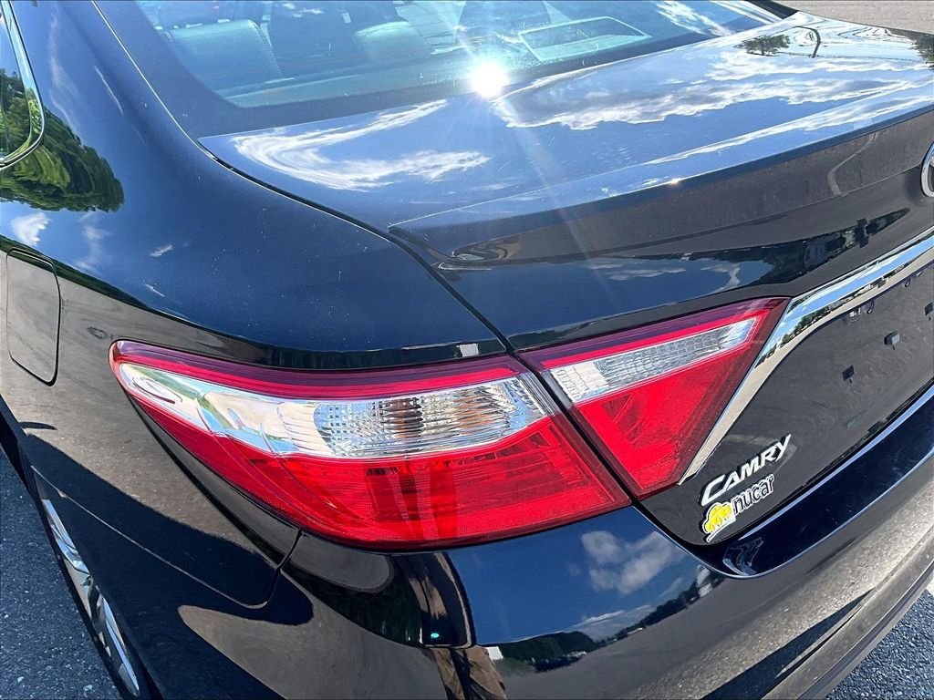 Used 2015 Black Toyota SE image 33