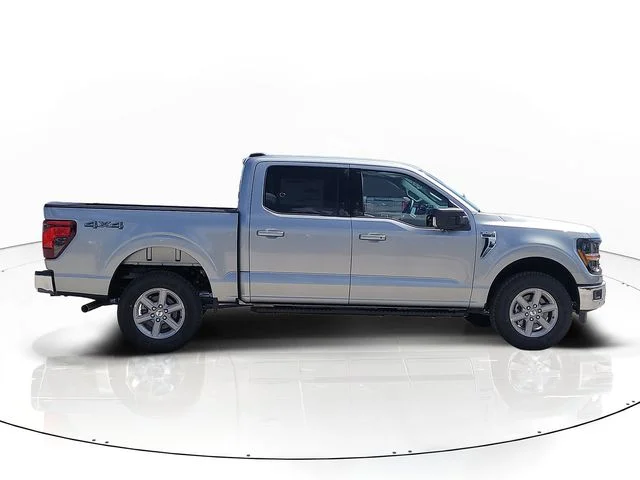 New 2026 Silver Metallic Ford XLT image 4