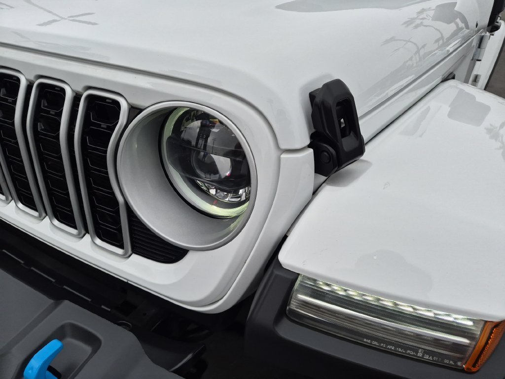 Used 2024 White Jeep Sahara 4xe image 10