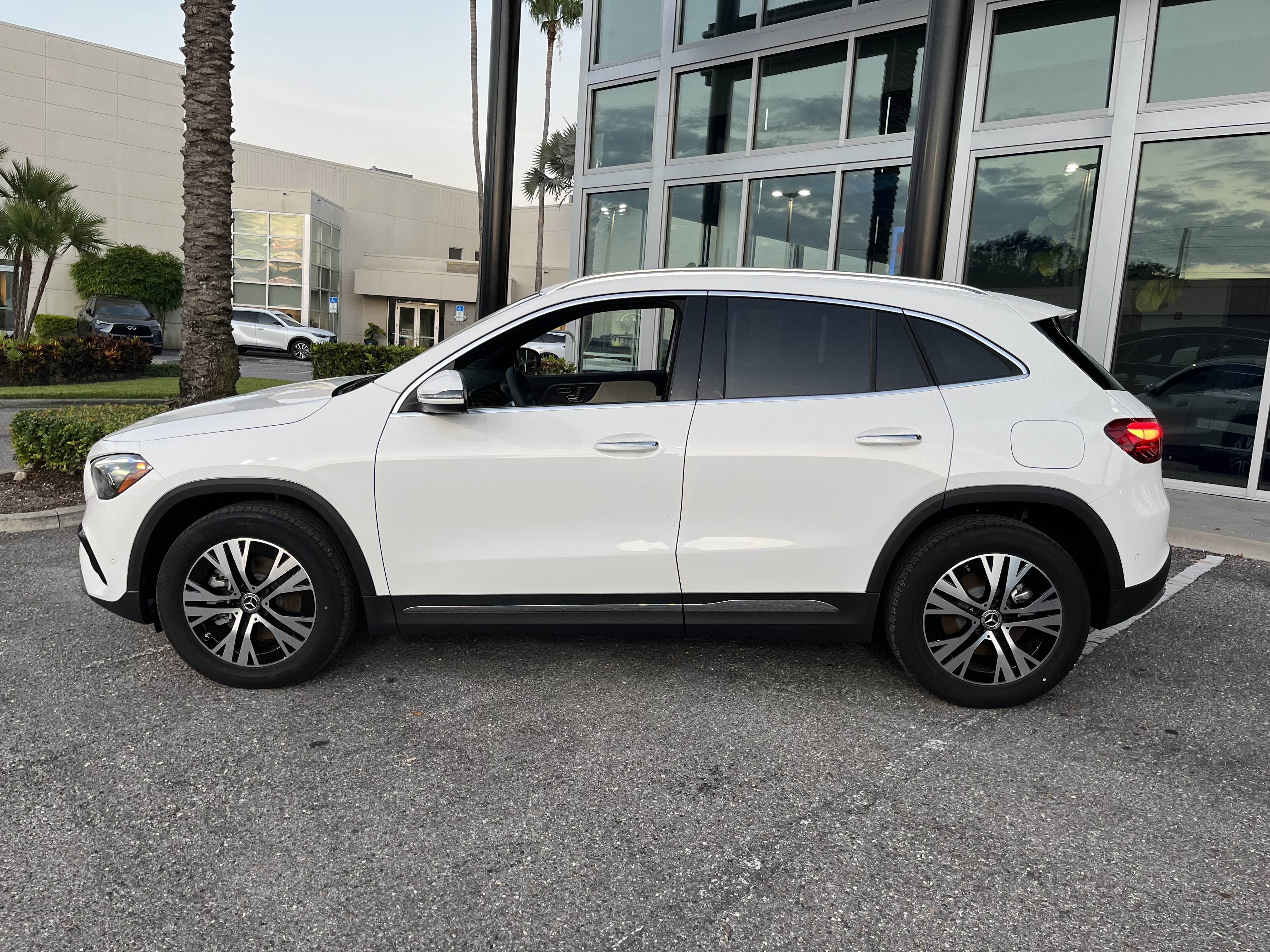 New 2026 Polar White Mercedes-Benz GLA 250 image 32