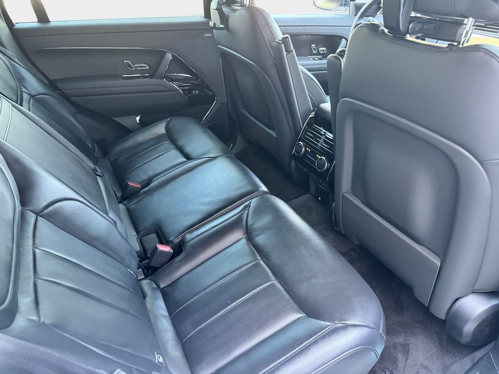 New 2026 Fuji White LAND ROVER Dynamic SE image 11