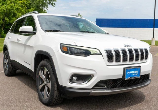 Used 2019 White Jeep Limited image 4