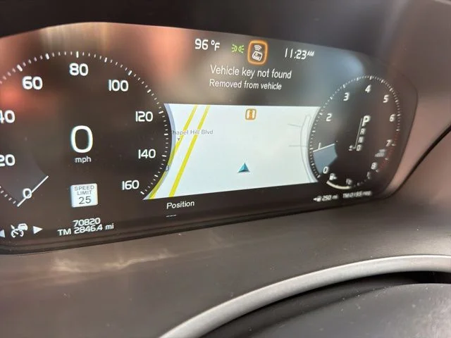 Used 2020 Black Volvo T6 Momentum image 6