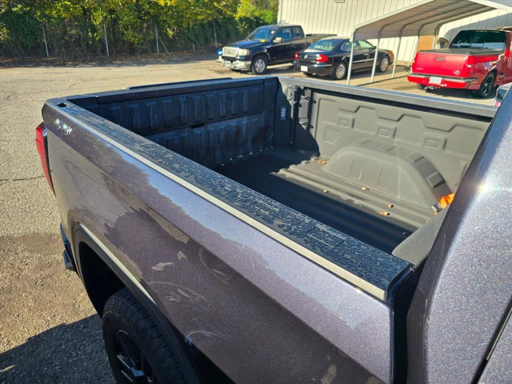 Used 2022 TITANIUM RUSH METALLIC GMC Elevation image 15
