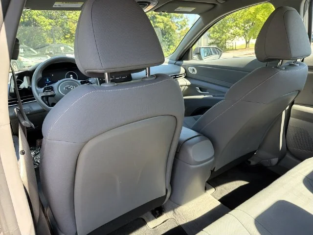 Used 2023 Silver Hyundai SEL image 35