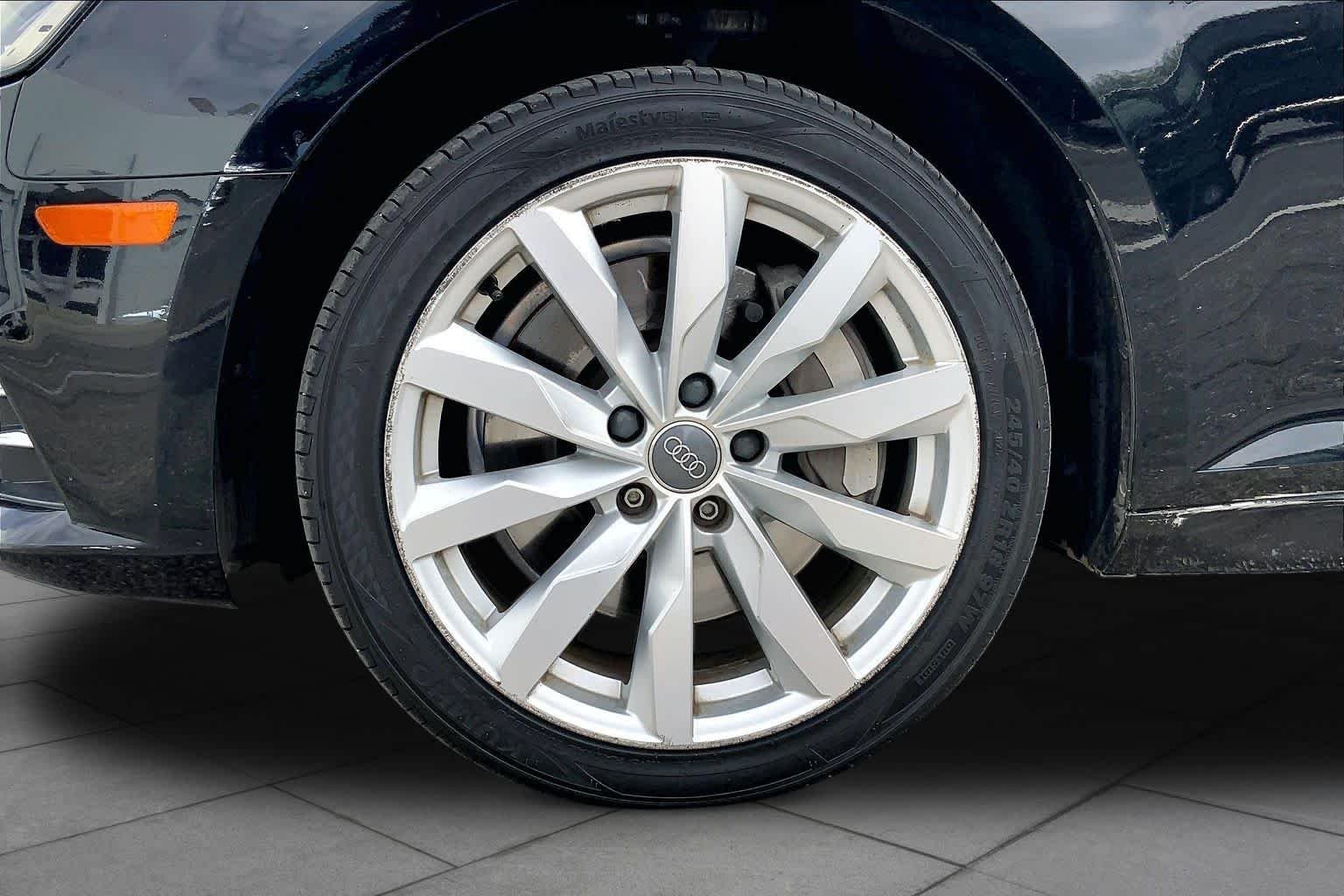 Used 2017  Audi Premium image 9