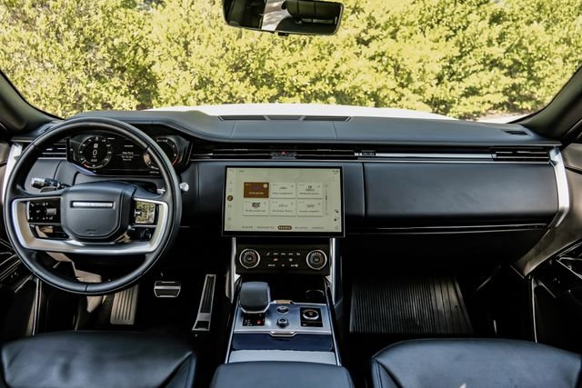 Used 2022 Fuji White Land Rover SE image 18