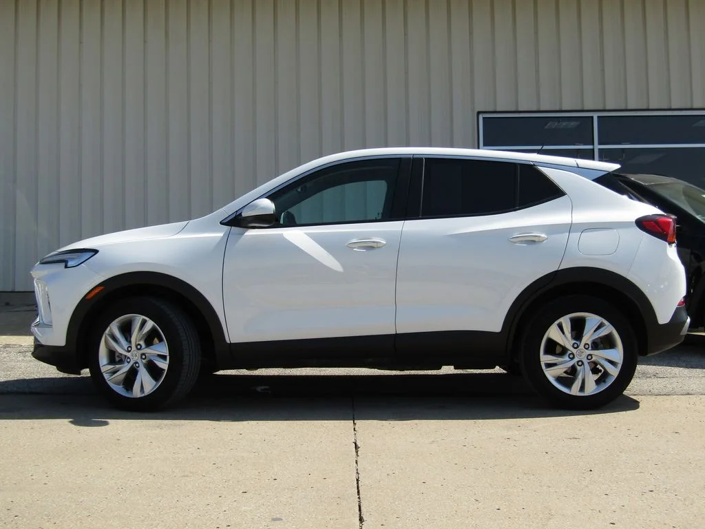 Used 2025 White Buick Preferred image 11