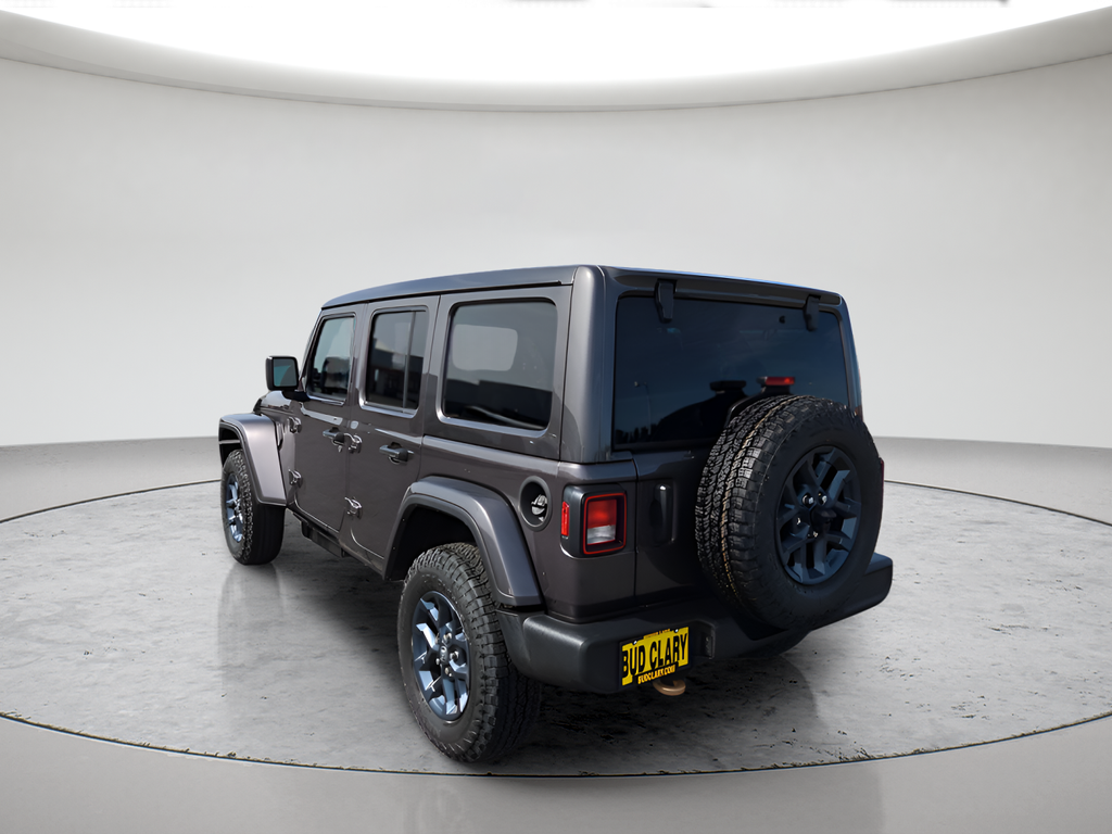New 2026 Granite Crystal Metallic Clear-Coat Exterior Paint Jeep  image 3