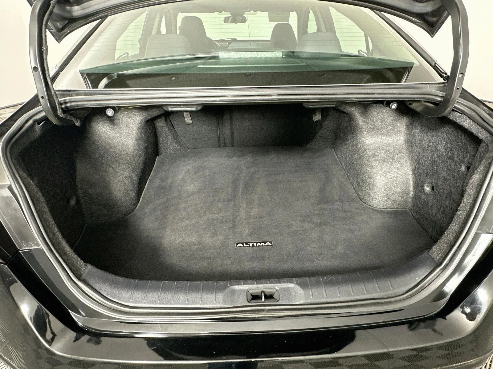 Used 2023 Super Black Clearcoat Nissan 2.5 SV image 24