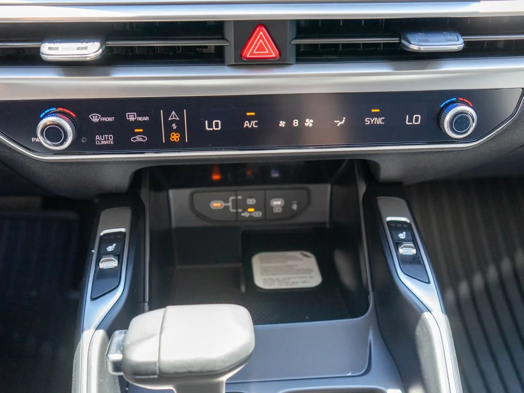 New 2026 Glacial White Pearl Kia S image 24
