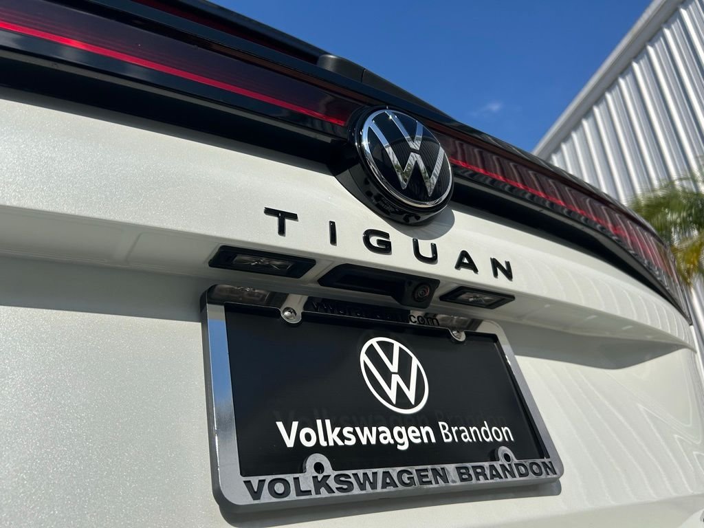 New 2026 White/off-white Volkswagen 2.0T SE R-Line Black image 46