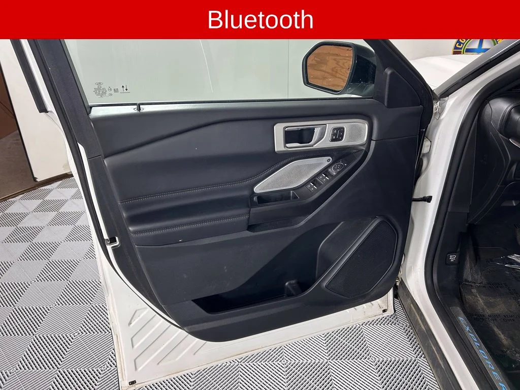 Used 2020 White Metallic Ford Platinum image 10