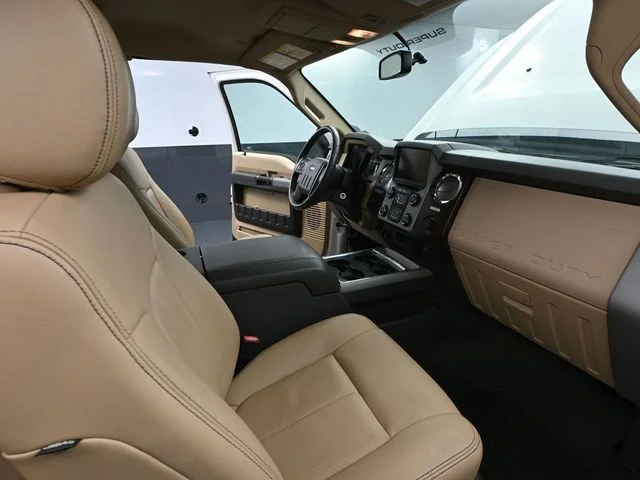 Used 2015 White Ford Lariat image 48