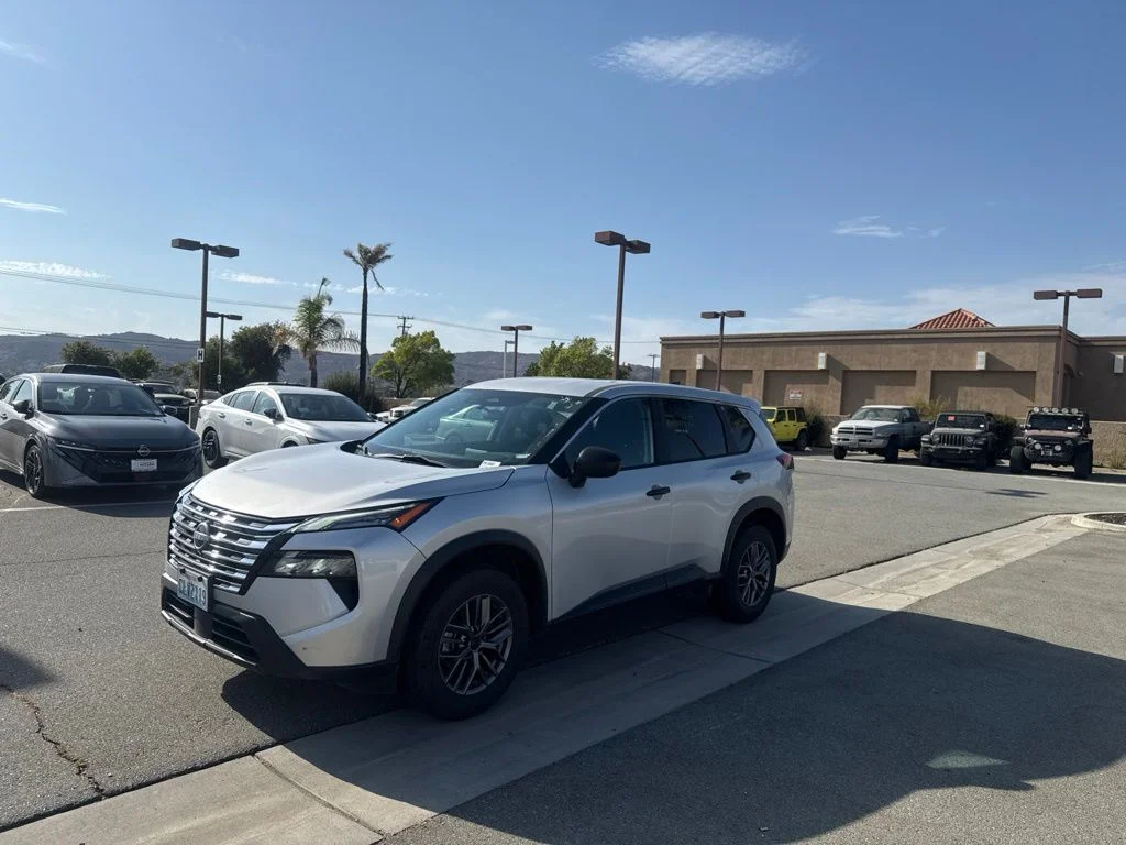 Used 2024 Silver Nissan S image 9