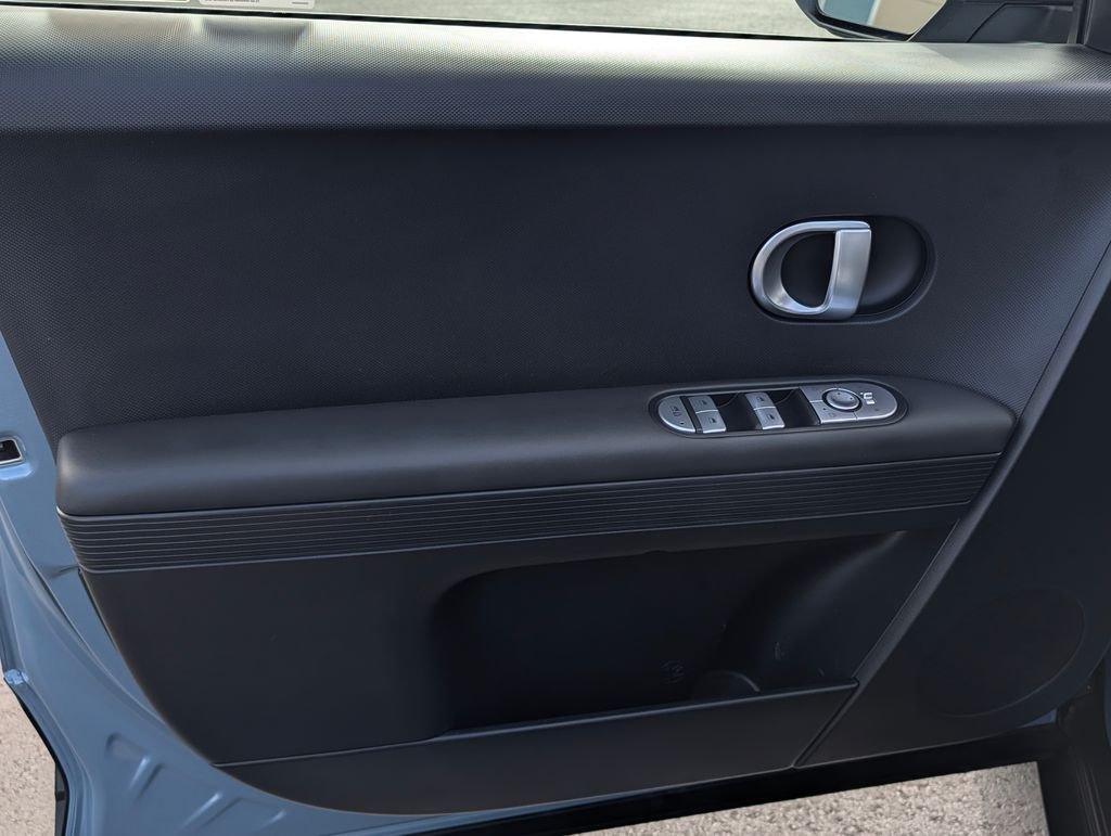 2024 Hyundai IONIQ 5 SE - Photo 16