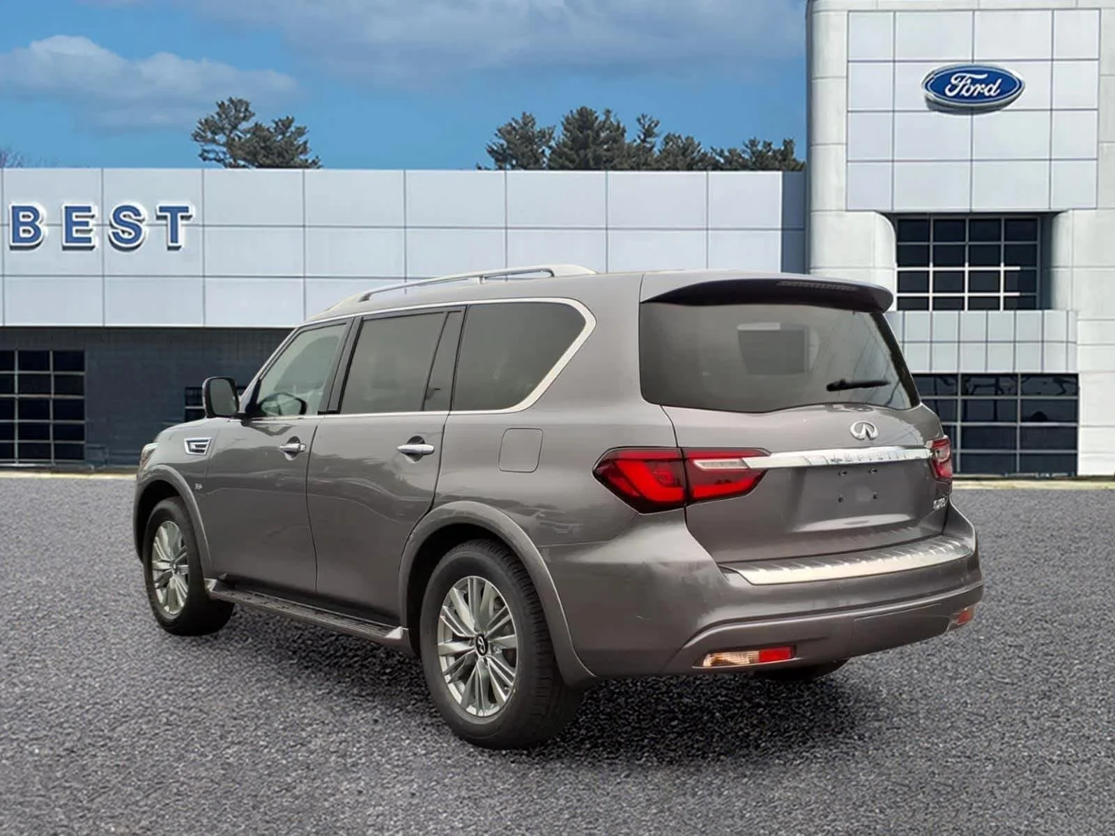 Used 2019 Graphite Shadow INFINITI LUXE image 4