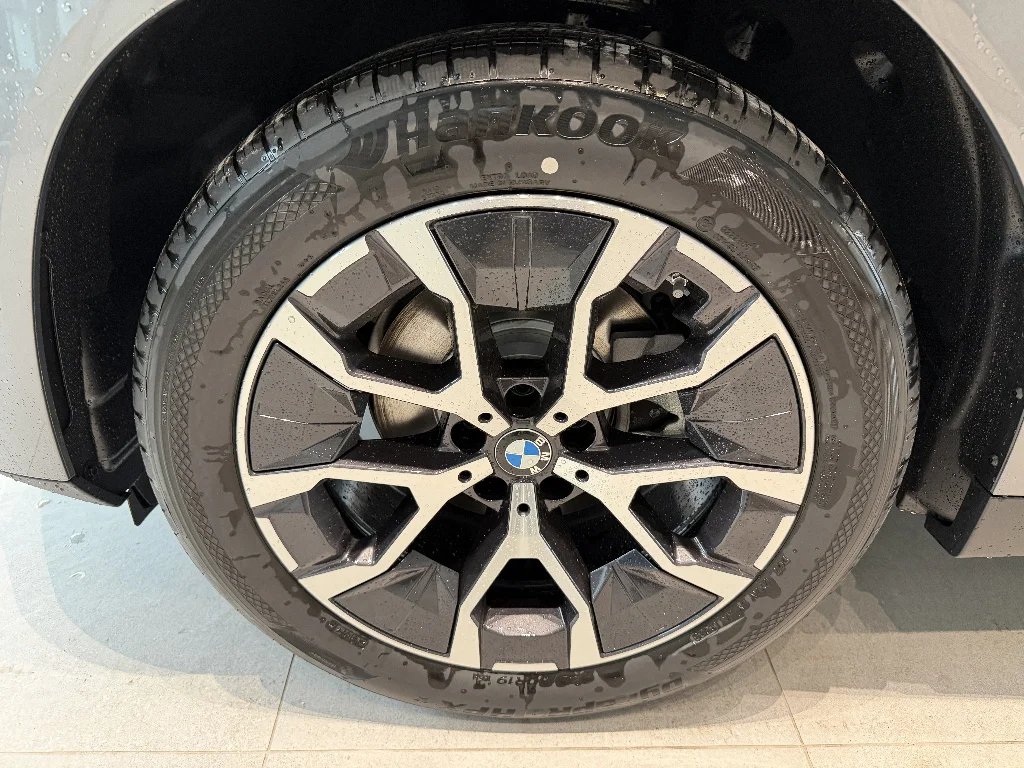 New 2026 Skyscraper Grey Metallic BMW 30 xDrive image 8