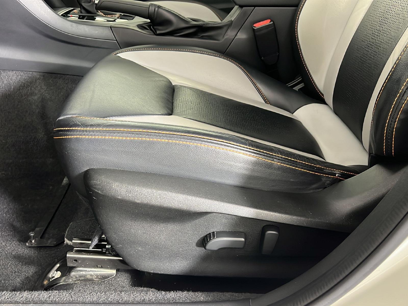 Used 2019 Crystal White Pearl Subaru Limited image 15