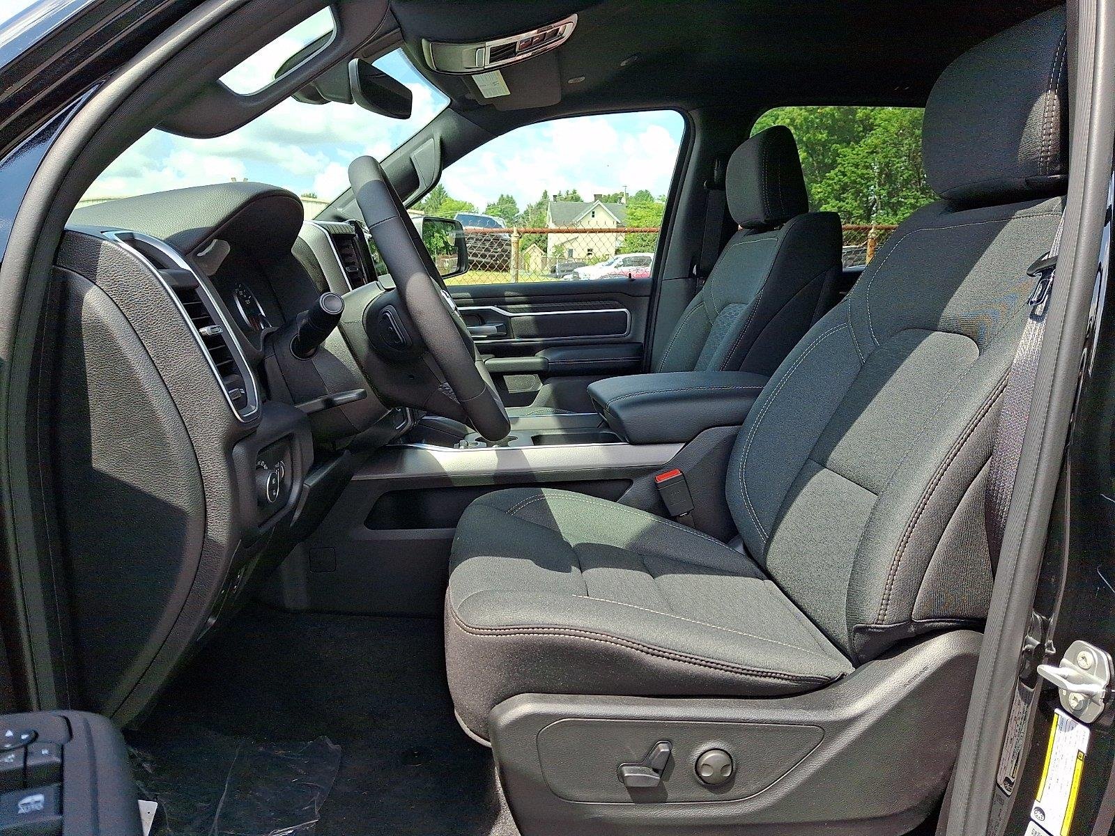 New 2026 Diamond Black Crystal Pearl-Coat Exterior Paint RAM Big Horn image 9