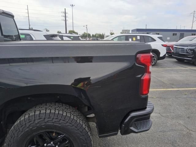 Used 2022 BLACK Chevrolet LT Trail Boss image 2