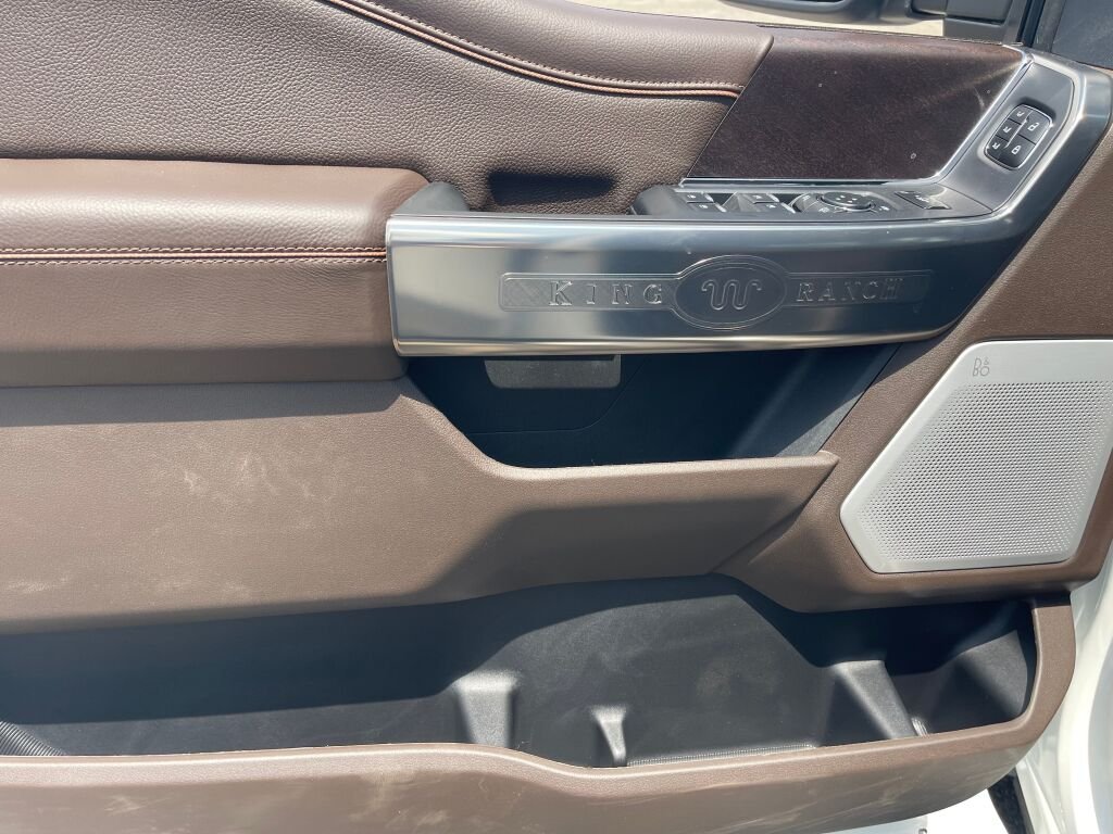 New 2026 Star White Metallic Tri-Coat/Marsh Gray Ford King Ranch image 7